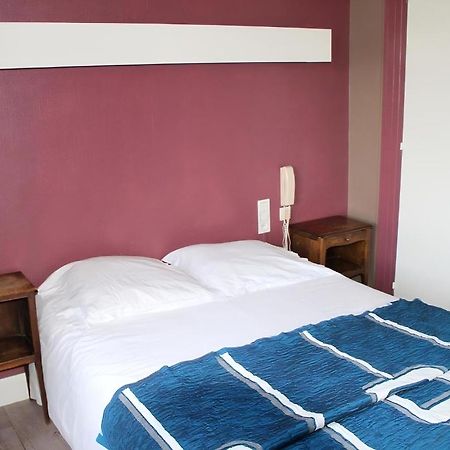 Hotel De La Poste Mortain-Bocage ภายนอก รูปภาพ