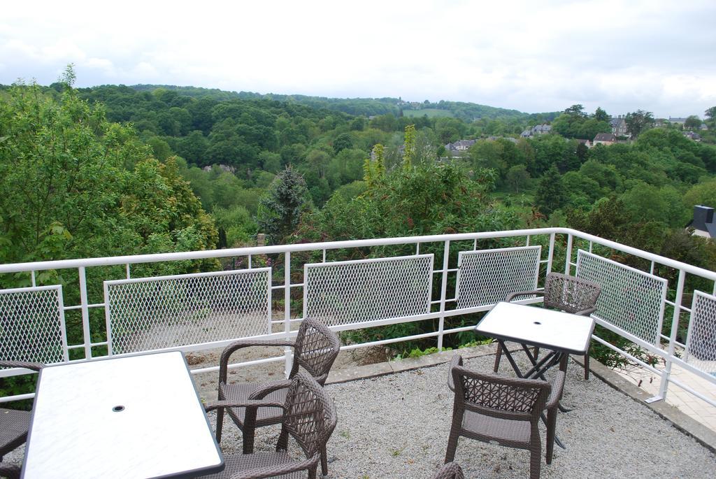 Hotel De La Poste Mortain-Bocage ภายนอก รูปภาพ