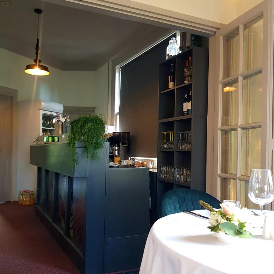 Hotel De La Poste Mortain-Bocage ภายนอก รูปภาพ