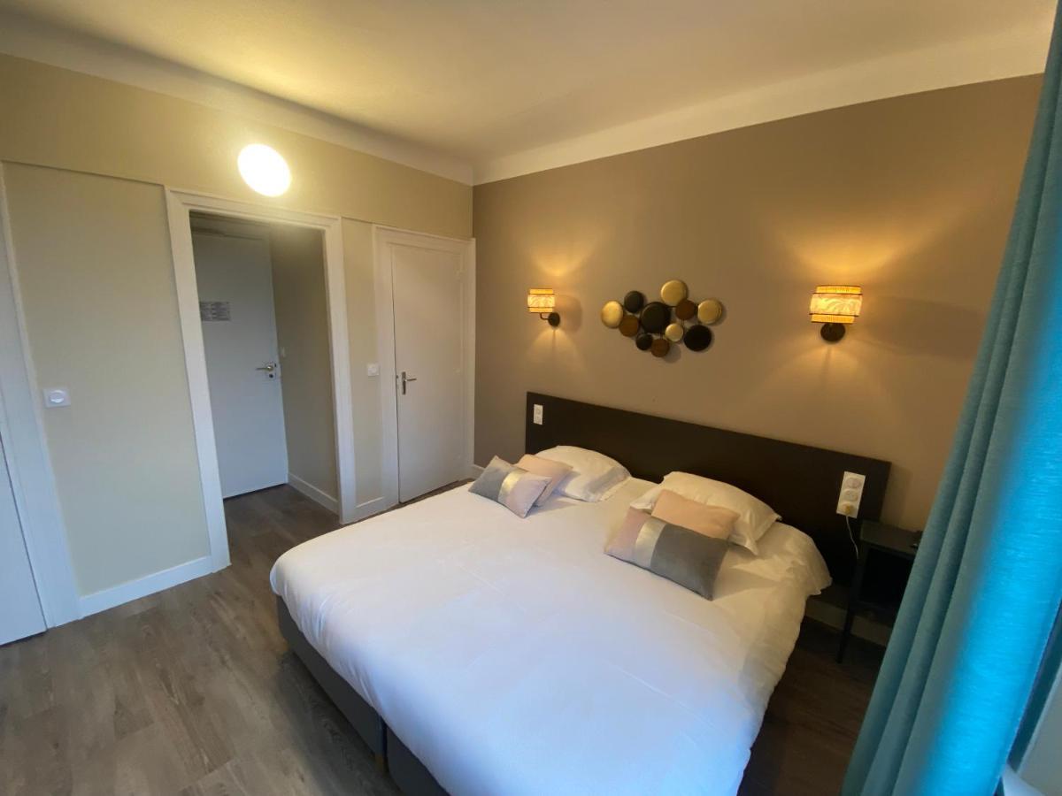 Hotel De La Poste Mortain-Bocage ภายนอก รูปภาพ