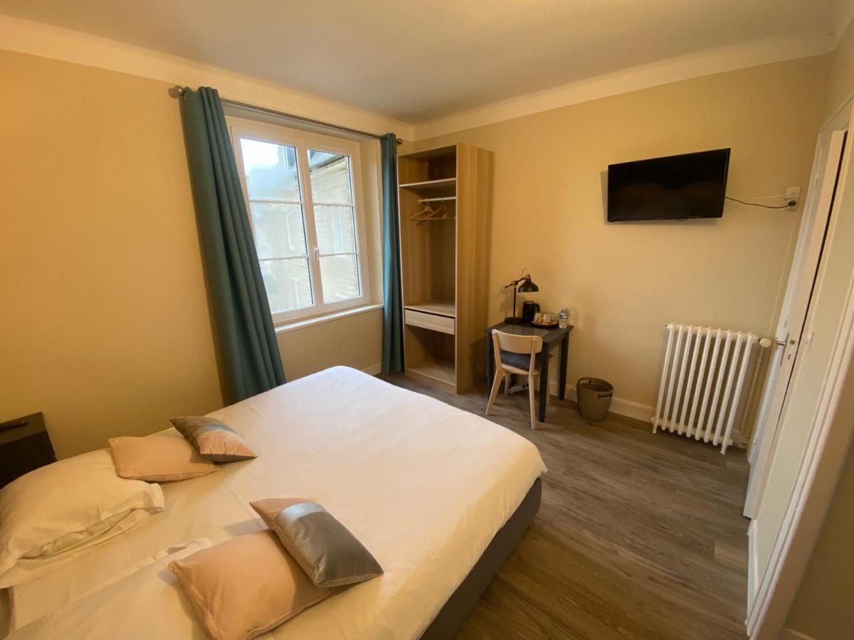 Hotel De La Poste Mortain-Bocage ภายนอก รูปภาพ